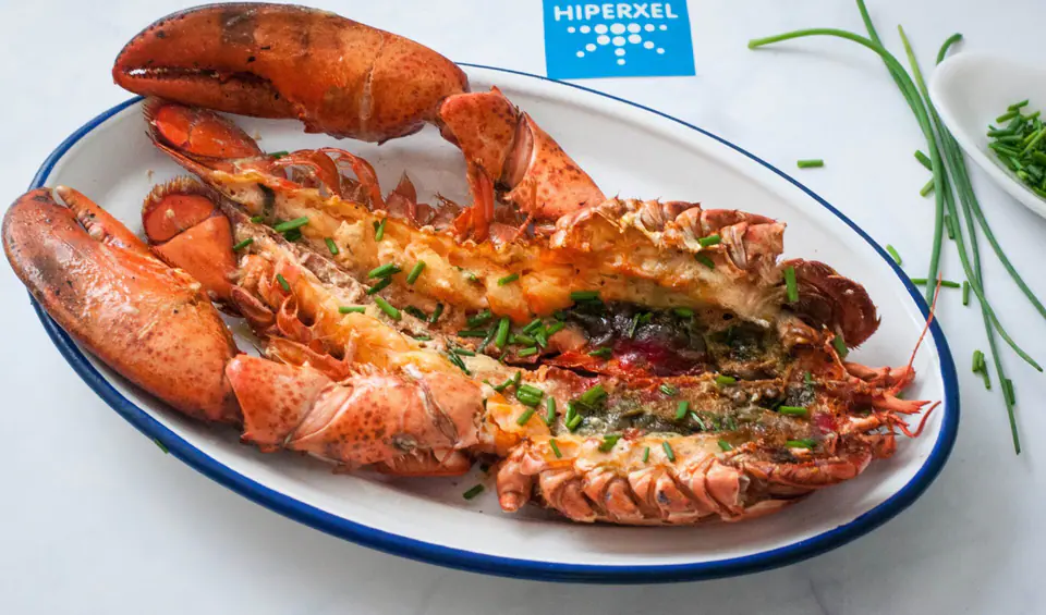 Bogavante con salsa de whisky y mostaza